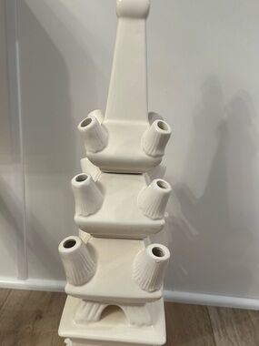 New Tulipere White 4 Levels Of Pagoda Vase With Frog Feet